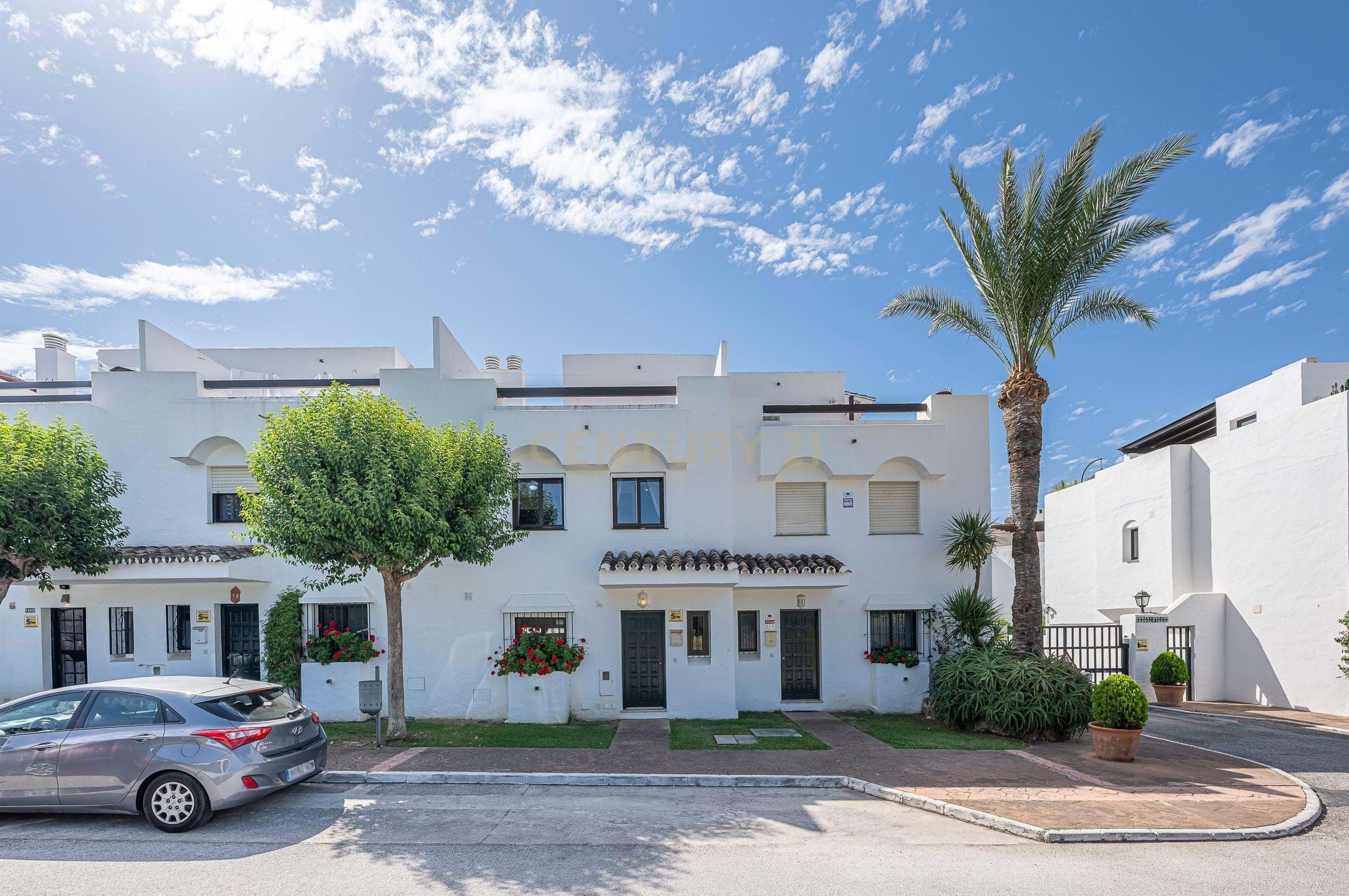 Exterior view of House or chalet for sale in Marbella  with Air Conditioner and Terrace