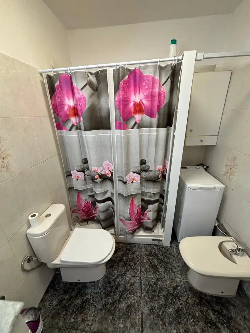 Badezimmer von Einfamilien-Reihenhaus zum Verkauf in Arico mit Terrasse, Abstellraum und Möbliert