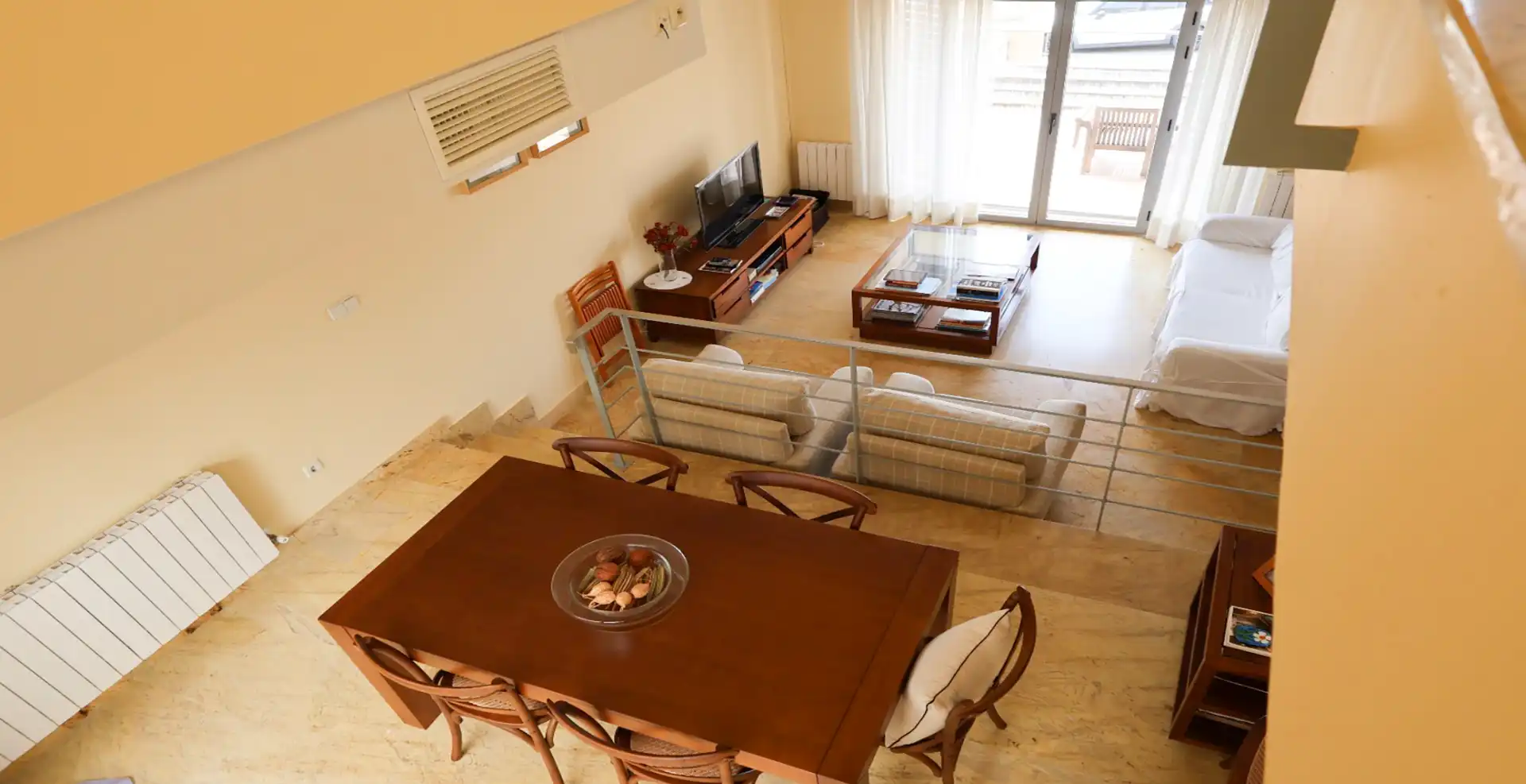 Sala d'estar de Casa adosada en venda en Toledo amb Jardí privat, Terrassa i Traster