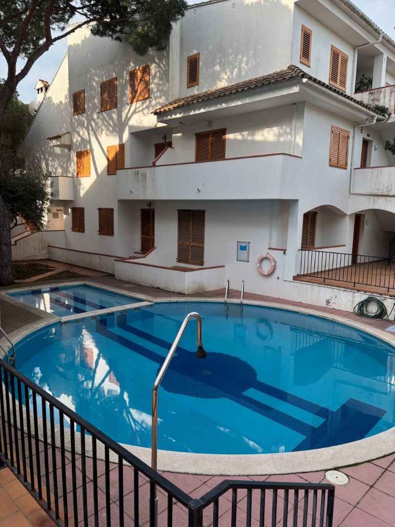 Piscina de Apartament de lloguer en Castell d'Aro, Platja d'Aro i s'Agaró amb Aire condicionat, Terrassa i Moblat