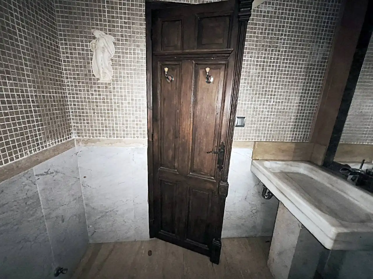 Bathroom of Detached homes for sale in Villamantilla