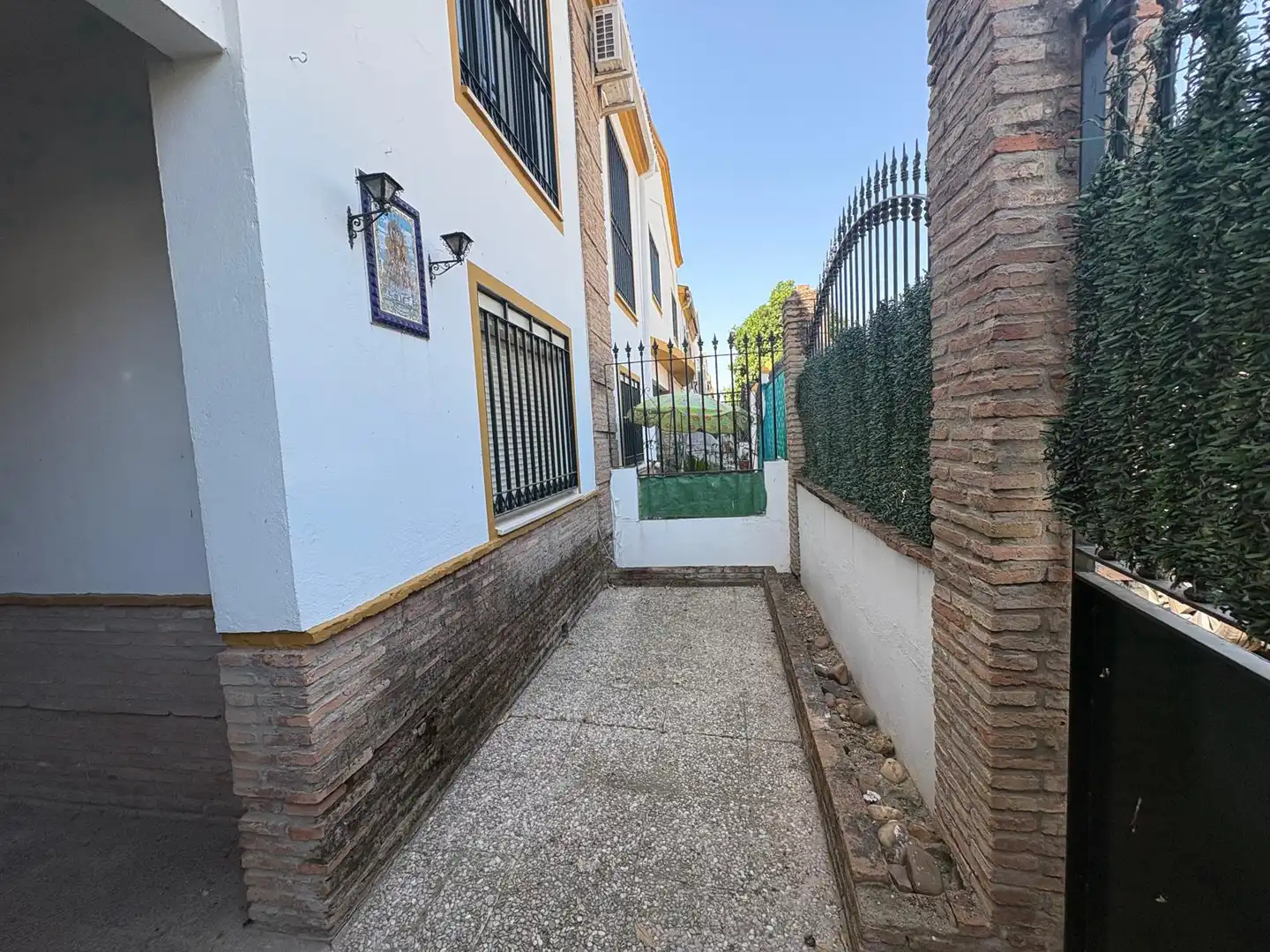 Exterior view of Detached homes for sale in Sevilla  with Storage room and Balcony