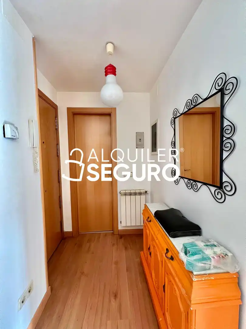 Flat for rent in Madrid  with Air Conditioner, Heating and Furnished