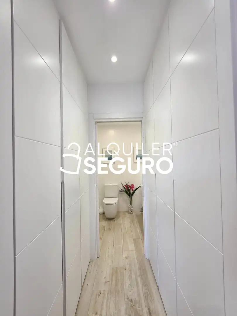 Bathroom of Flat for rent in Boadilla del Monte  with Air Conditioner, Heating and Terrace