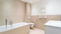 Bathroom of Flat for sale in Sabadell  with Terrace