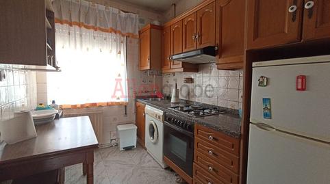 Foto 2 de Edifici en venda a Calle Leandro Domínguez, Lugones, Asturias