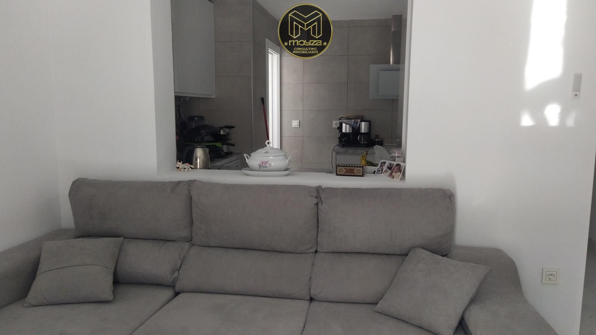 Sala d'estar de Pis en venda en  Jaén Capital amb Aire condicionat i Balcó