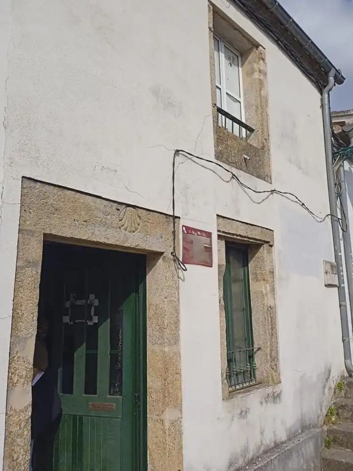Vista exterior de Finca rústica en venda en Santiago de Compostela  amb Jardí privat