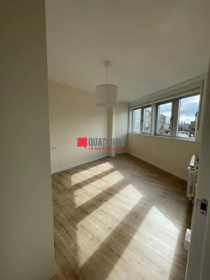 Flat for rent in Avenida de Salamanca, Campus Norte - San Caetano