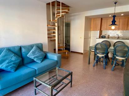 Sala d'estar de Apartament de lloguer en Palafrugell amb Moblat, Rentadora i Microones