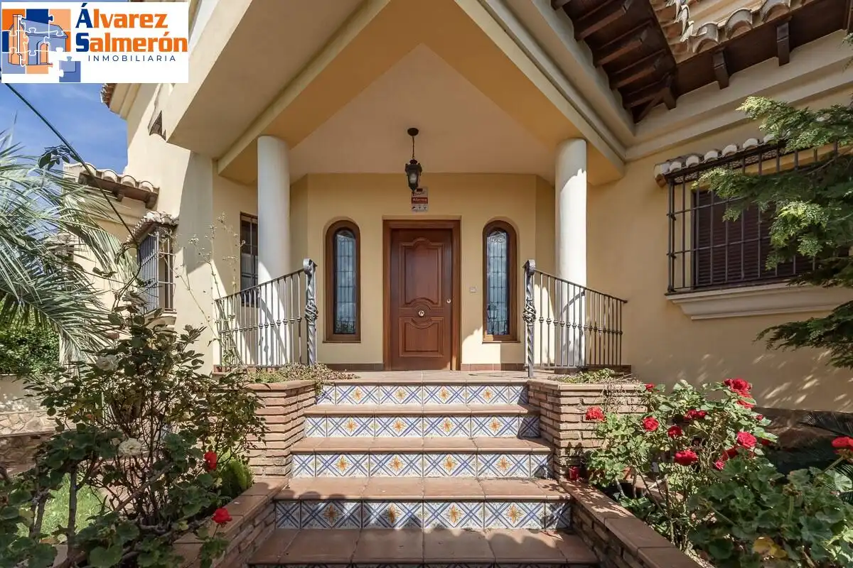 Casa con jardín en venta en Calle MARIANA PINEDA, imagen 5