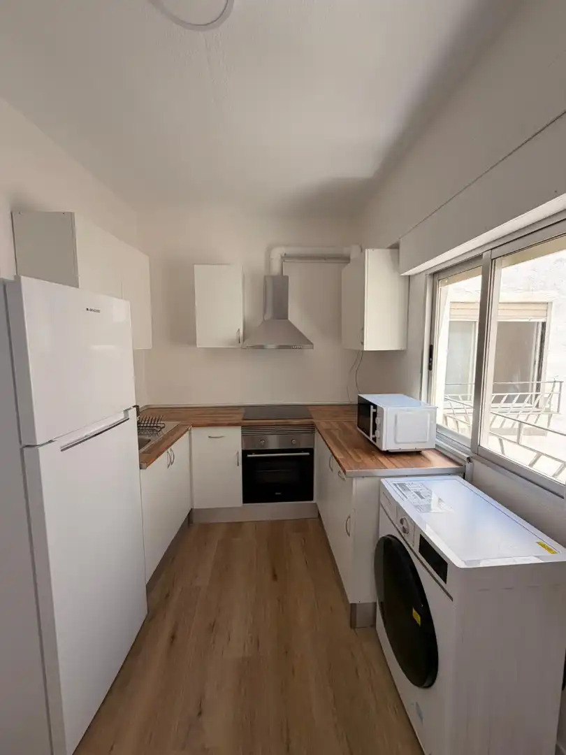 Cocina de Piso para compartir en Murcia con Amueblado, Horno y Lavadora