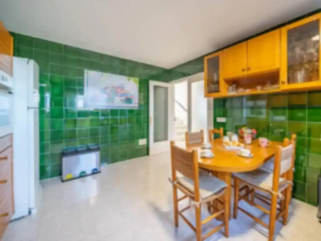 Cocina de Piso de alquiler en L'Escala con Aire acondicionado, Piscina y Amueblado