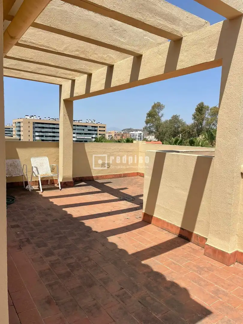 Piso en venta en El Cónsul - Ciudad Universitaria - El Romeral