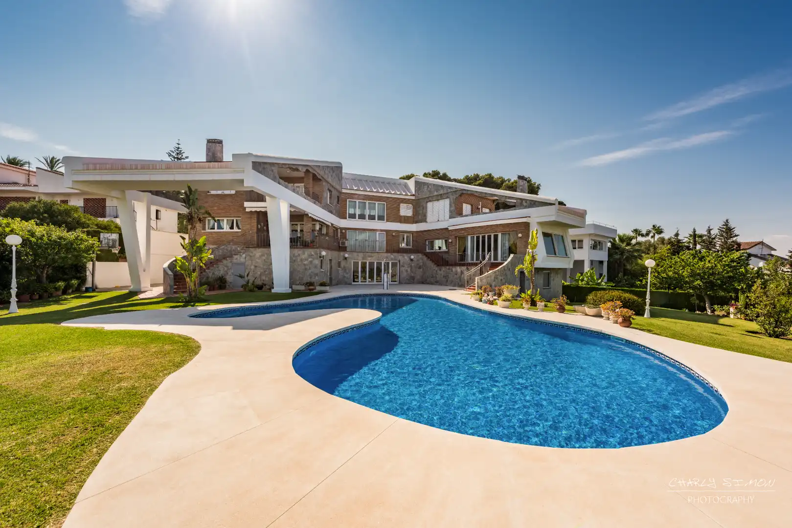 Piscina de Casa o xalet en venda en Málaga amb Aire condicionat, Calefacció i Jardí privat
