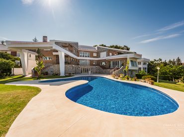 Casa amb balcó en venda a Camino Lago 4