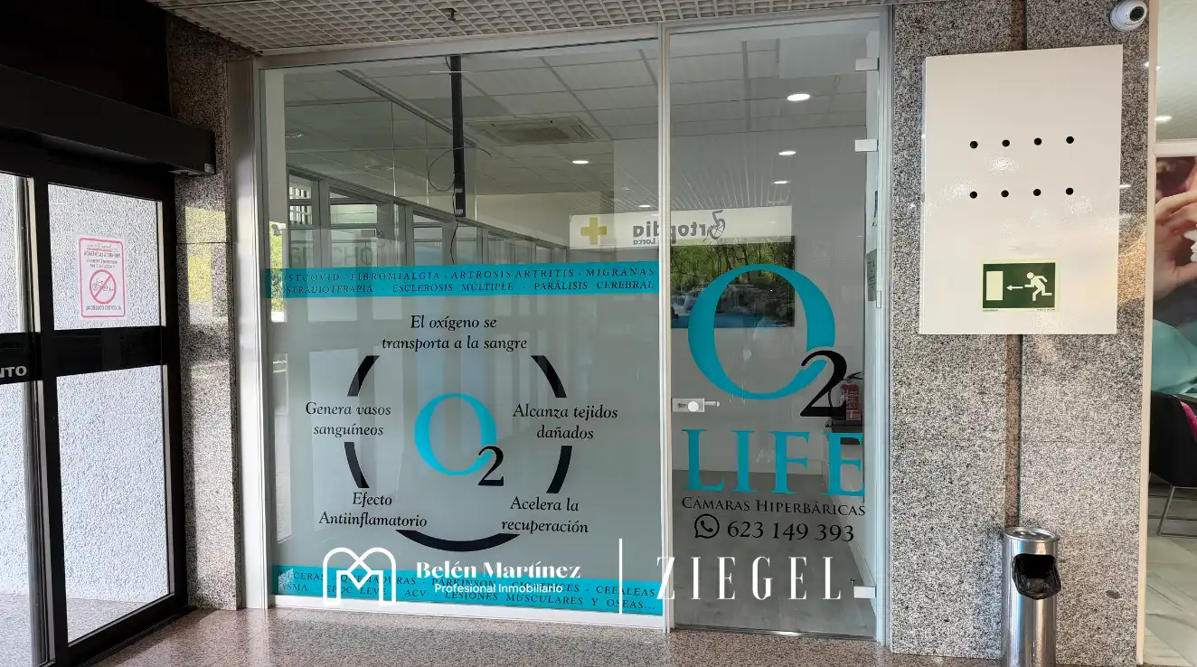 Locale commerciale in affitto a  Urbanizaciones