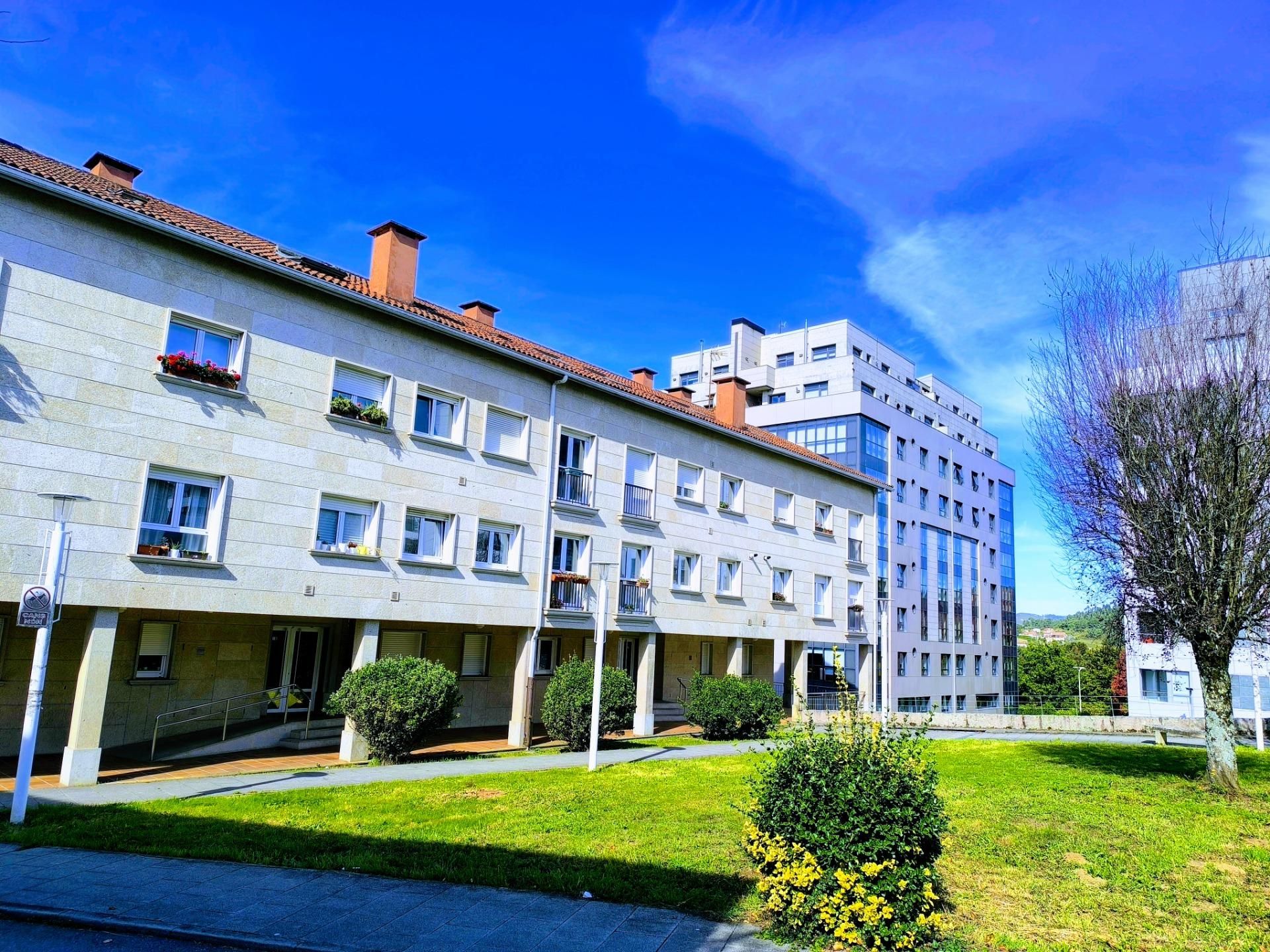 Vista exterior de Casa o xalet en venda en Santiago de Compostela  amb Alarma