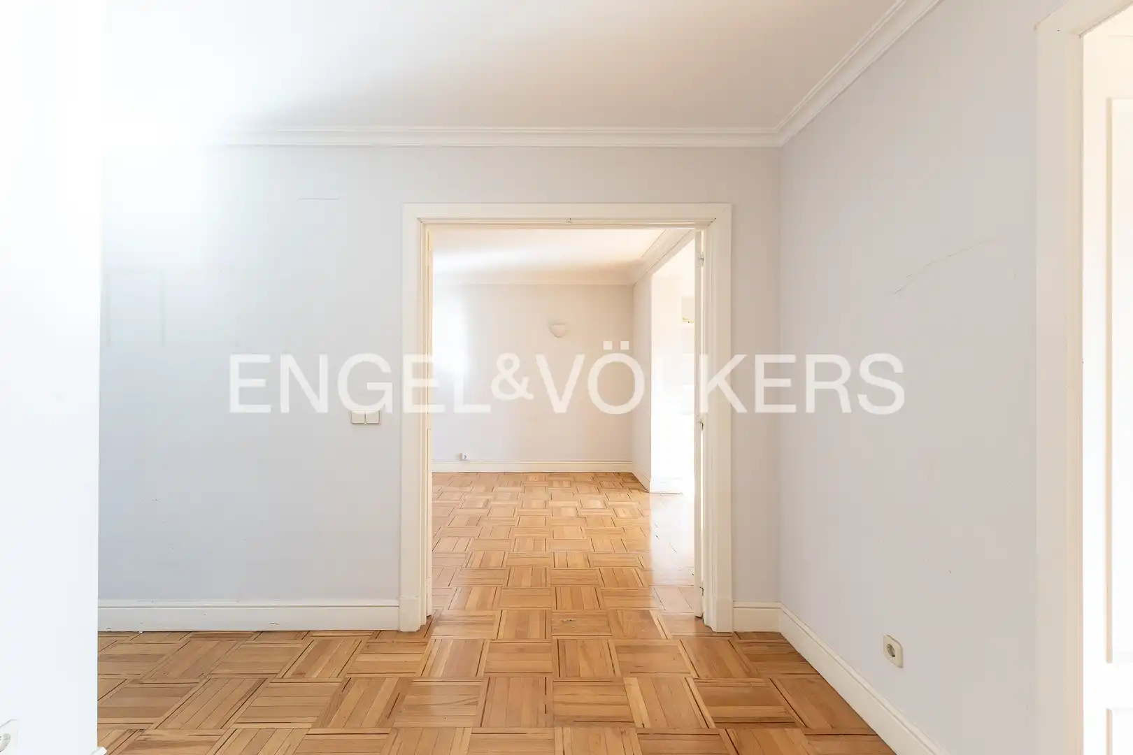 Piso en venta en Madrid con Calefacción, Terraza y Trastero