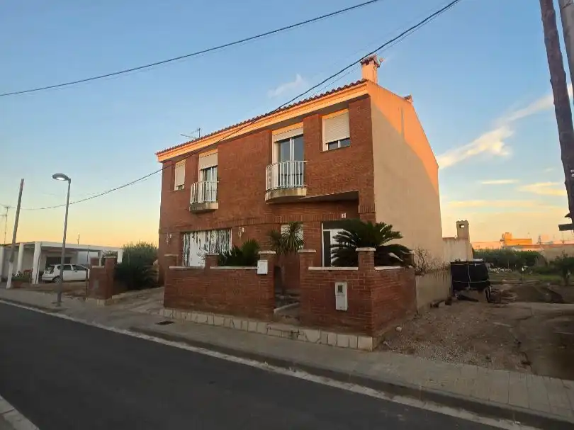 Außenansicht von Haus oder Chalet zum Verkauf in Sant Jaume d'Enveja mit Klimaanlage, Terrasse und Balkon