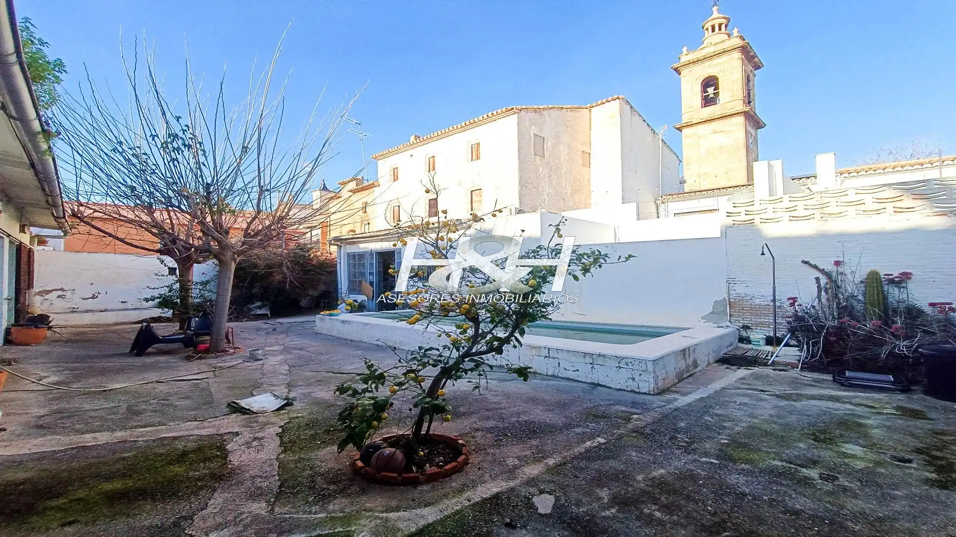 Exterior view of Houses for sale in Valencia  with Heating, Private garden and Terrace