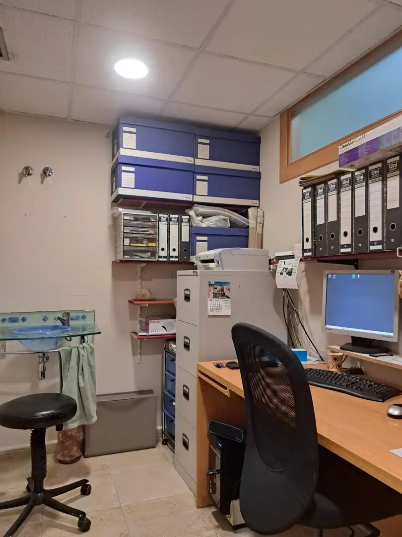 Local en venda en Requena amb Aire condicionat