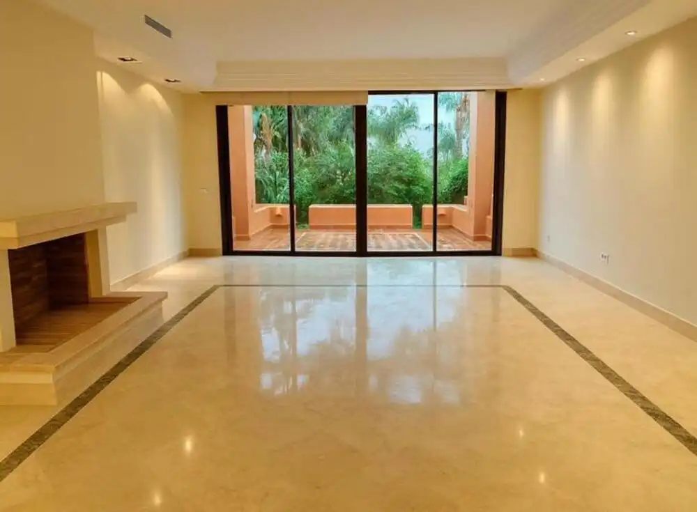Wohnung mit Aufzug zum Verkauf in Nueva Andalucía, imagen 3