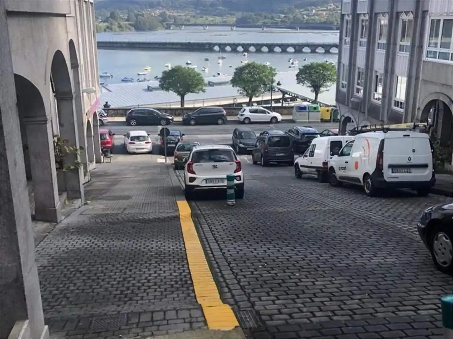 Geschaftsraum zur Miete in Rúa dos Irmandiños, 3, Pontedeume