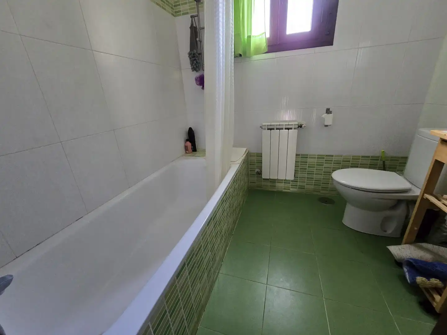 Bany de Casa o xalet en venda en Chiloeches amb Calefacció, Jardí privat i Piscina