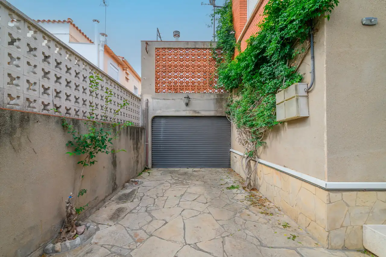 Vista exterior de Casa o xalet en venda en Gavà amb Aire condicionat, Calefacció i Terrassa