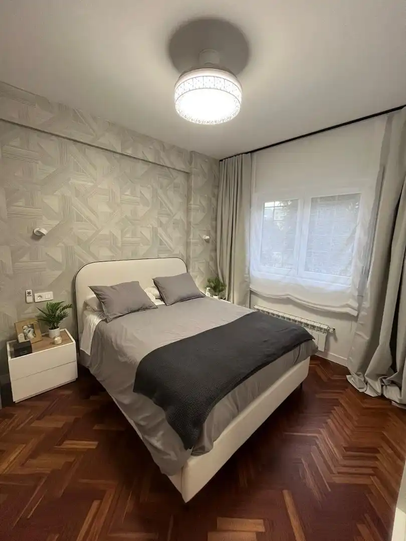 Habitación de Apartamento de alquiler en A Coruña Capital  con Calefacción y Amueblado