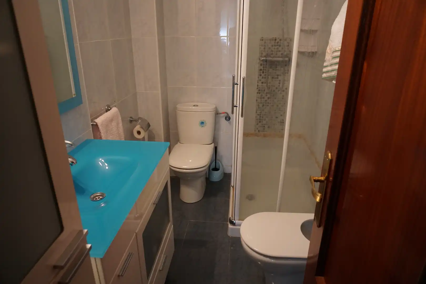 Baño de Piso en venta en Ugao- Miraballes con Calefacción, Terraza y Trastero
