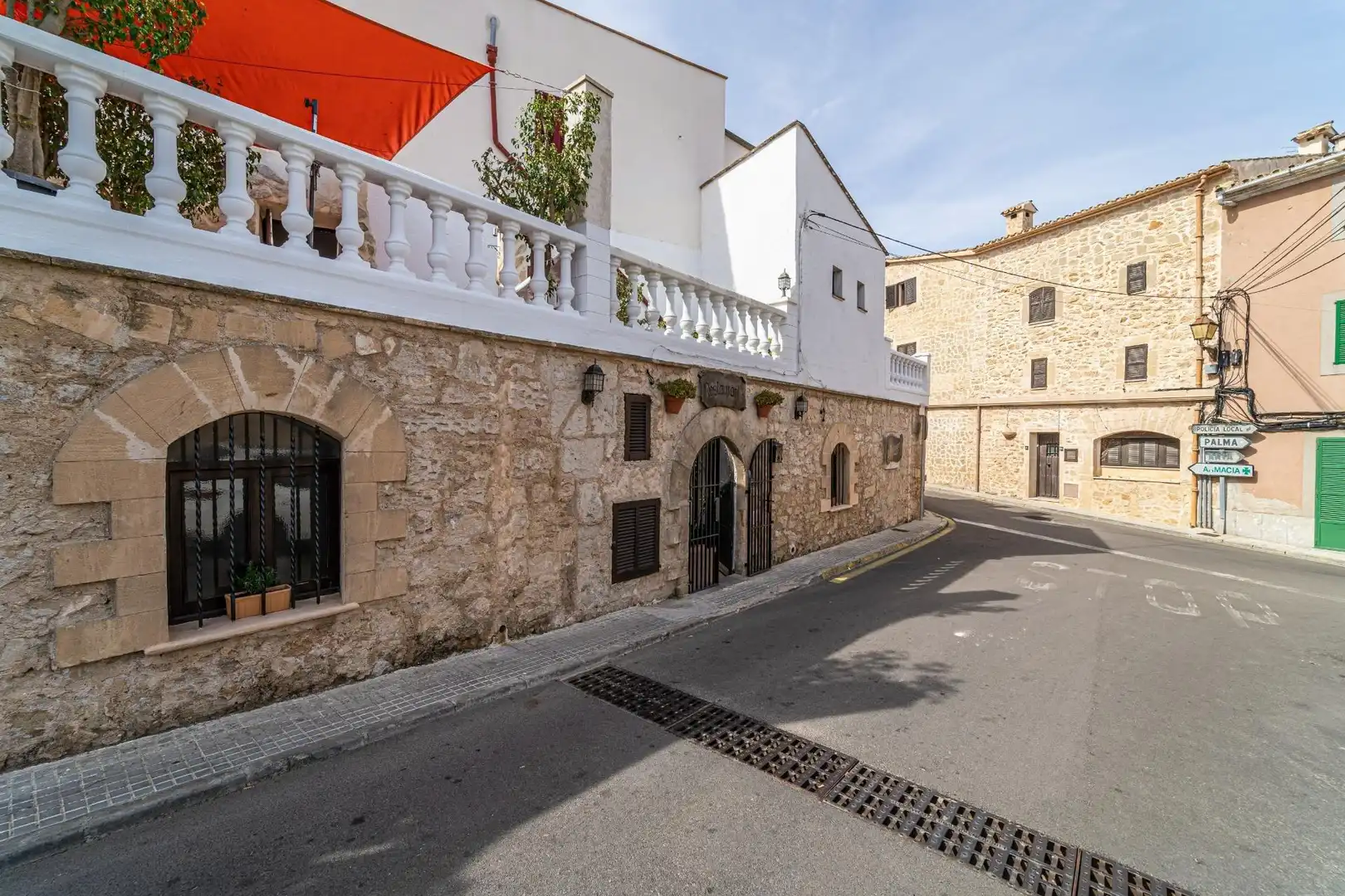 Vista exterior de Local en venta en Capdepera con Calefacción, Terraza y Amueblado
