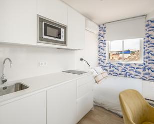 Dormitori de Apartament per a compartir en Málaga Capital amb Internet