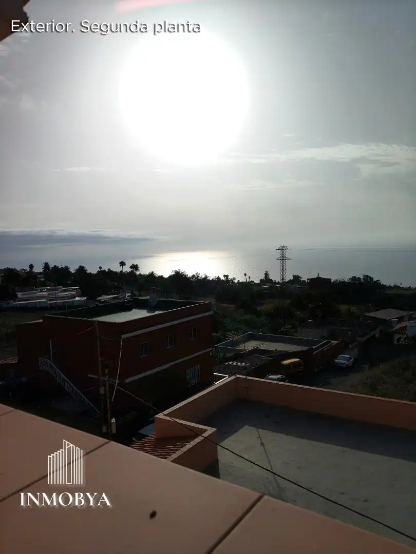 Vista exterior de Casa o xalet en venda en Tacoronte amb Jardí privat, Terrassa i Moblat