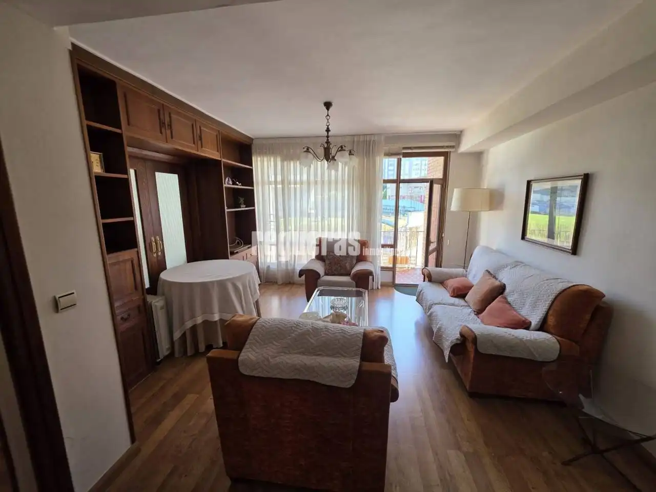 Wohnzimmer von Wohnungen zur Miete in Avilés mit Heizung, Terrasse und Möbliert