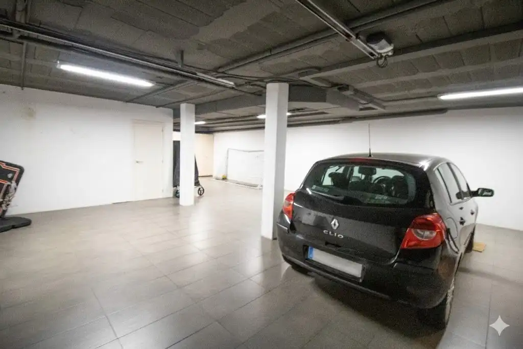 Parking of Houses for sale in Roses  with Air Conditioner, Heating and Private garden