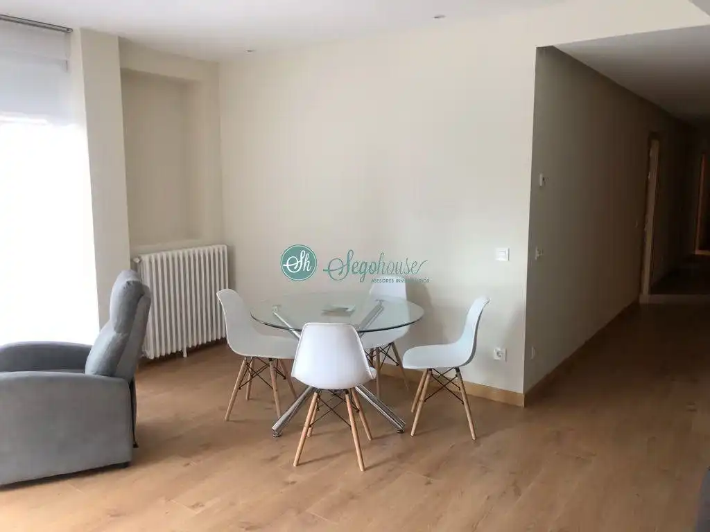 Comedor de Piso de alquiler en Segovia con Calefacción, Terraza y Amueblado