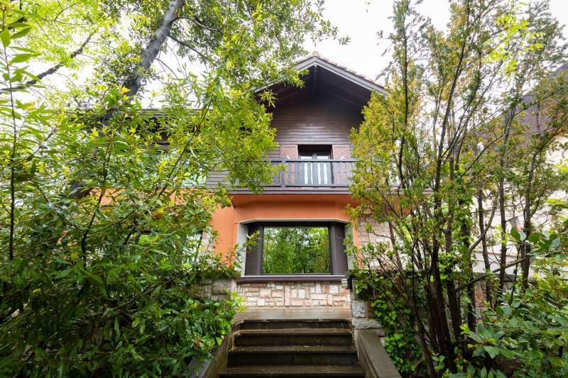Vista exterior de Casa o xalet en venda en Donostia - San Sebastián  amb Calefacció, Jardí privat i Terrassa