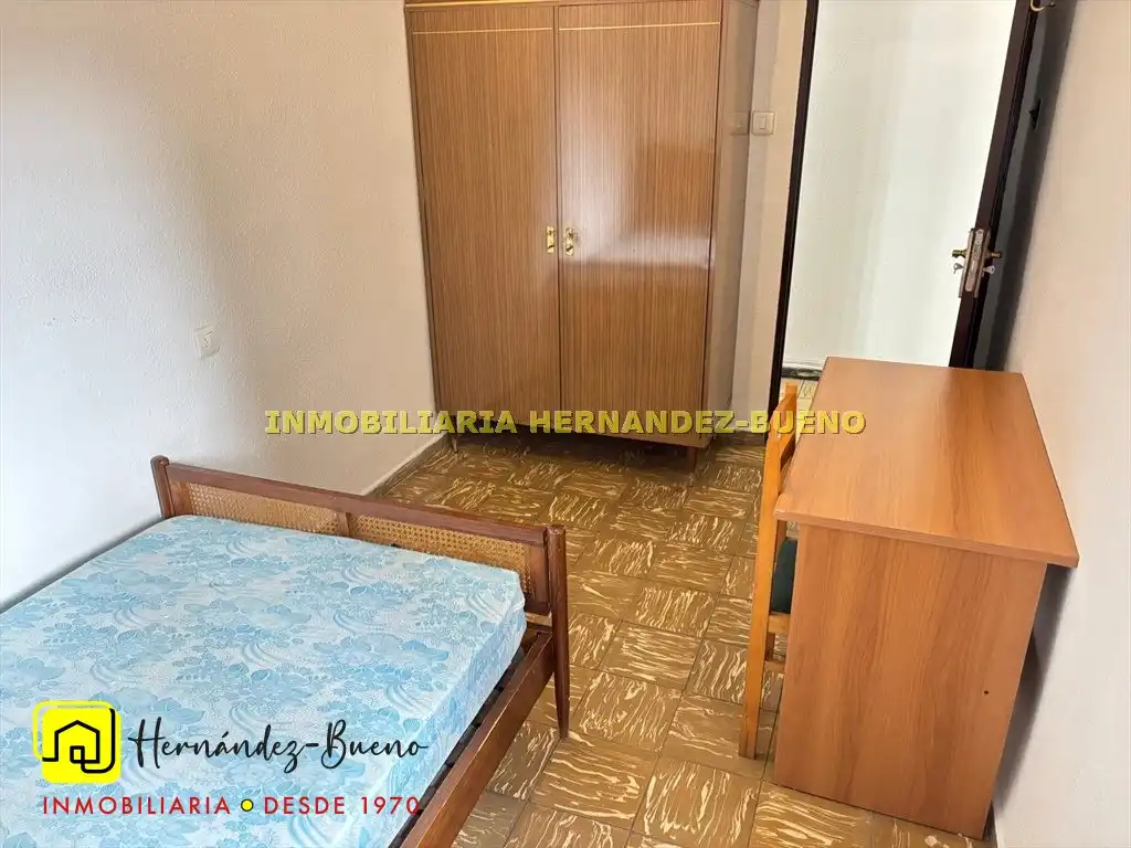 Dormitori de Pis en venda en San Bernardo - Carmelitas - Campus