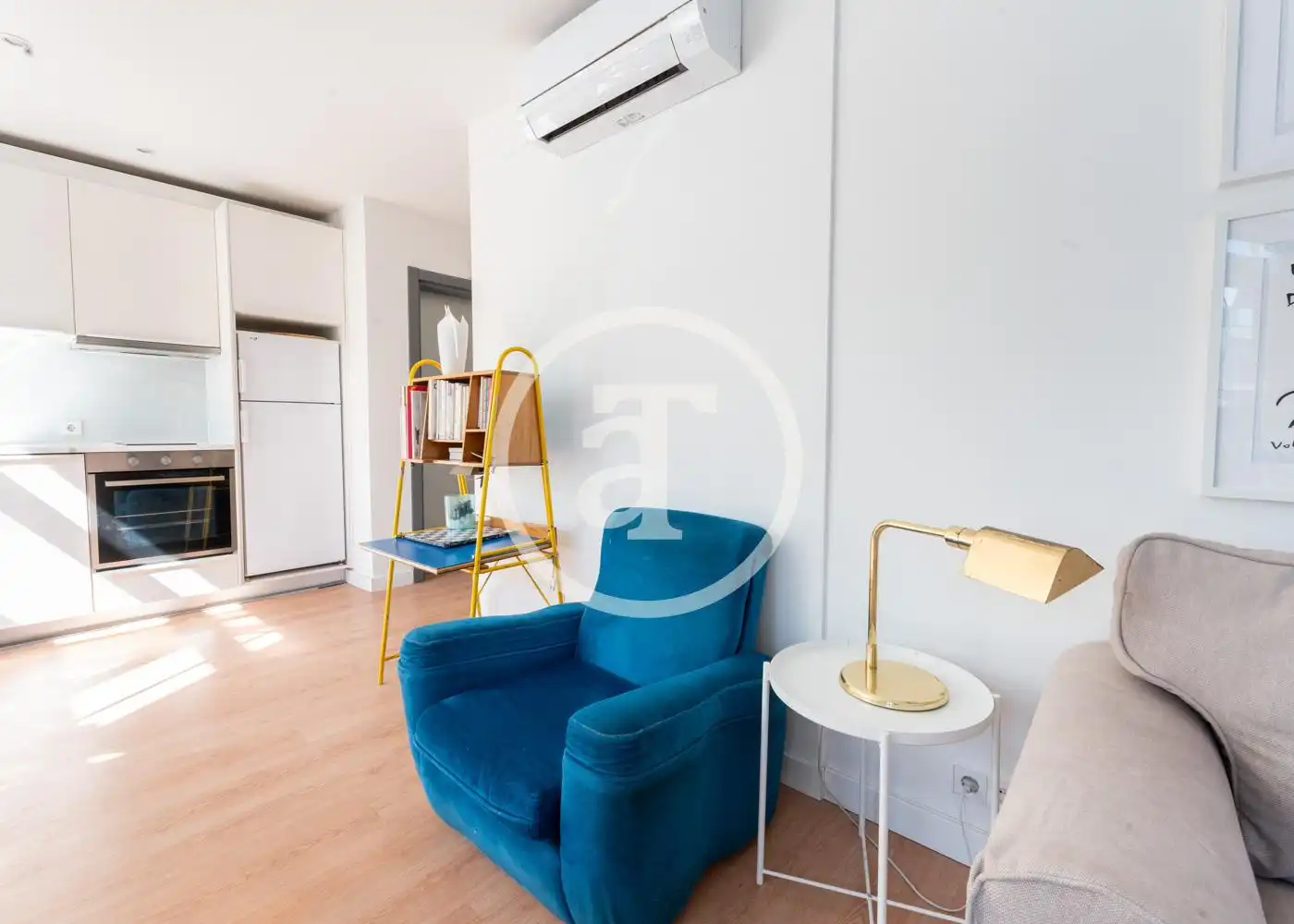 Living room of Duplexes for rent in Madrid  with Air Conditioner, Heating and Furnished