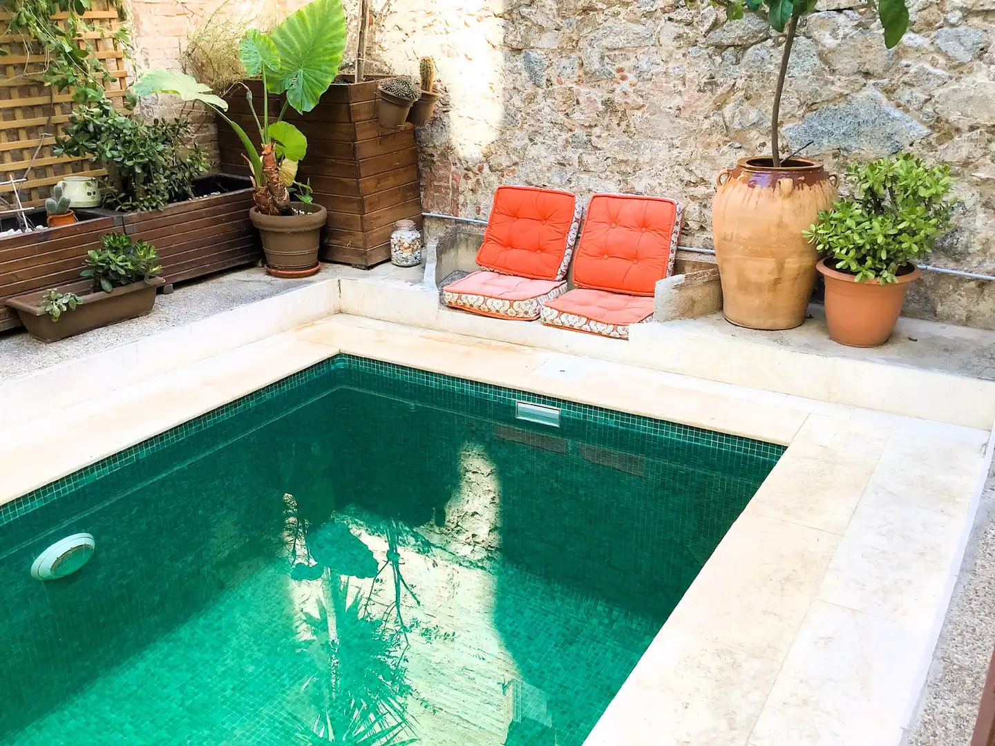 Swimming pool of Ground floor for sale in El Masnou  with Air Conditioner, Heating and Storage room