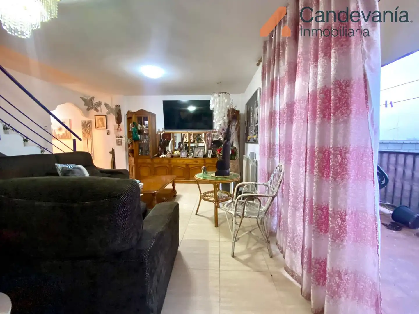 Sala de estar de Casa adosada en venta en Las Pedrosas con Aire acondicionado, Calefacción y Jardín privado