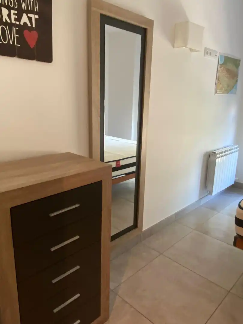 Dormitori de Pis de lloguer en Girona amb Aire condicionat, Calefacció i Parquet