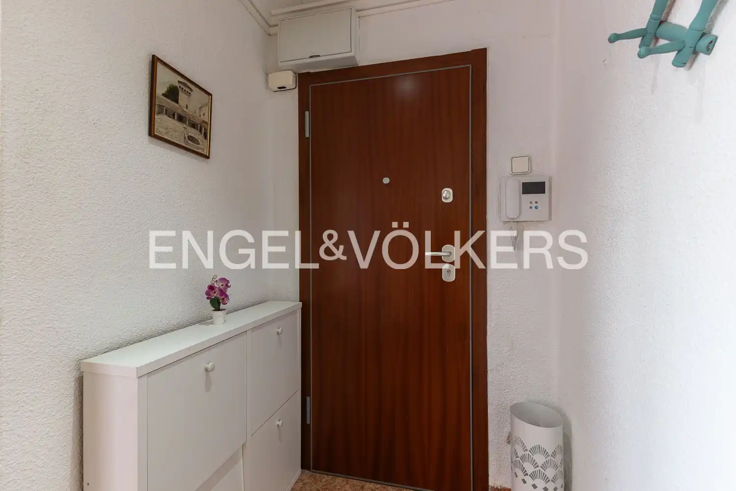 Flat for sale in Valencia  with Air Conditioner and Heating