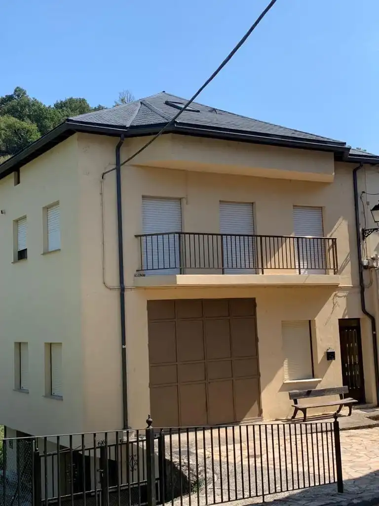 Terrassa de Casa o xalet en venda en Vega de Valcarce amb Calefacció, Jardí privat i Terrassa