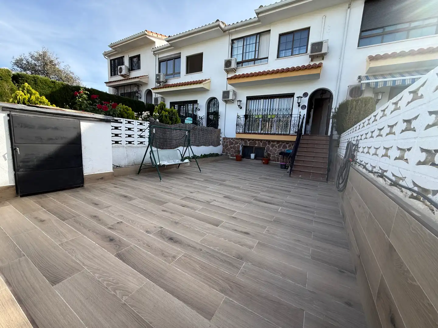 Terrasse von Einfamilien-Reihenhaus zum Verkauf in Arganda del Rey mit Klimaanlage, Heizung und Privatgarten