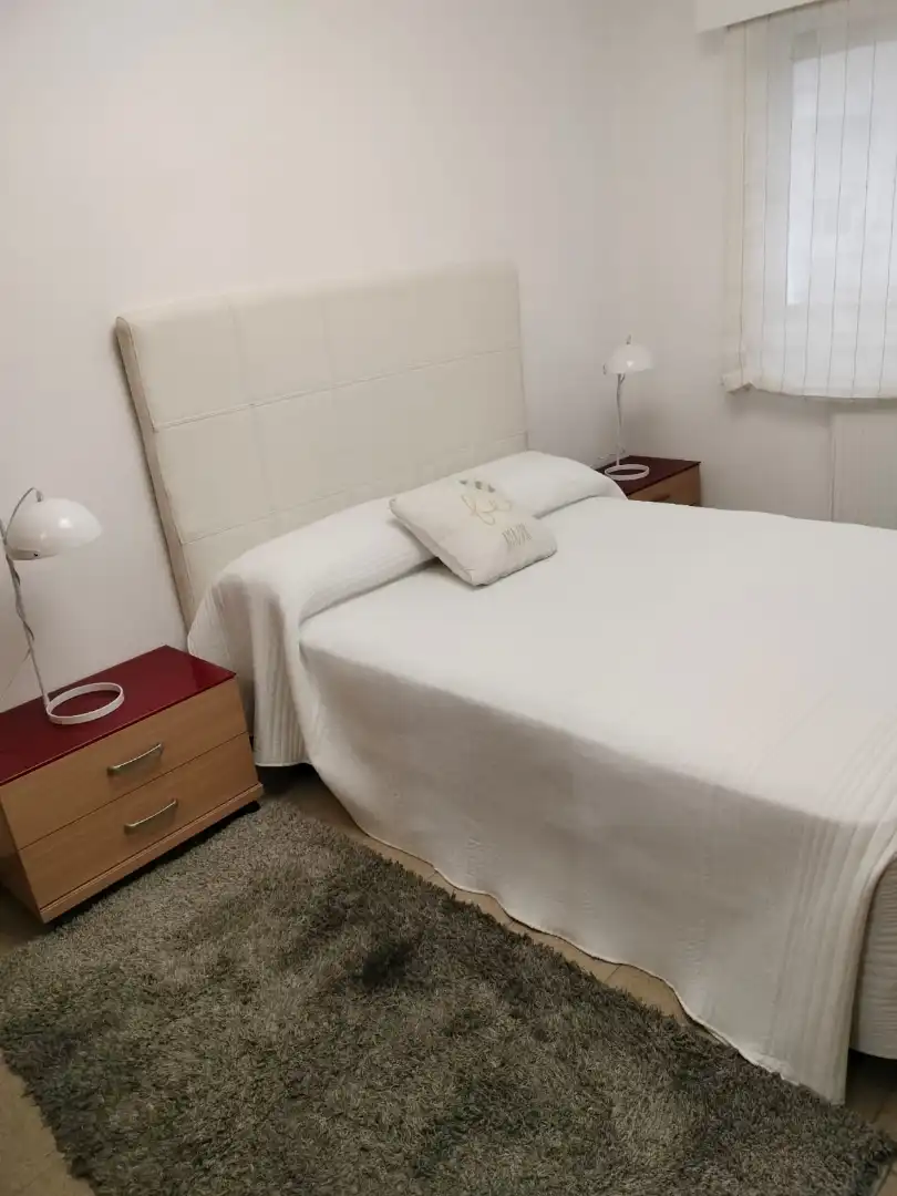 Habitación de Piso de alquiler en Zaragoza con Calefacción, Amueblado y Horno