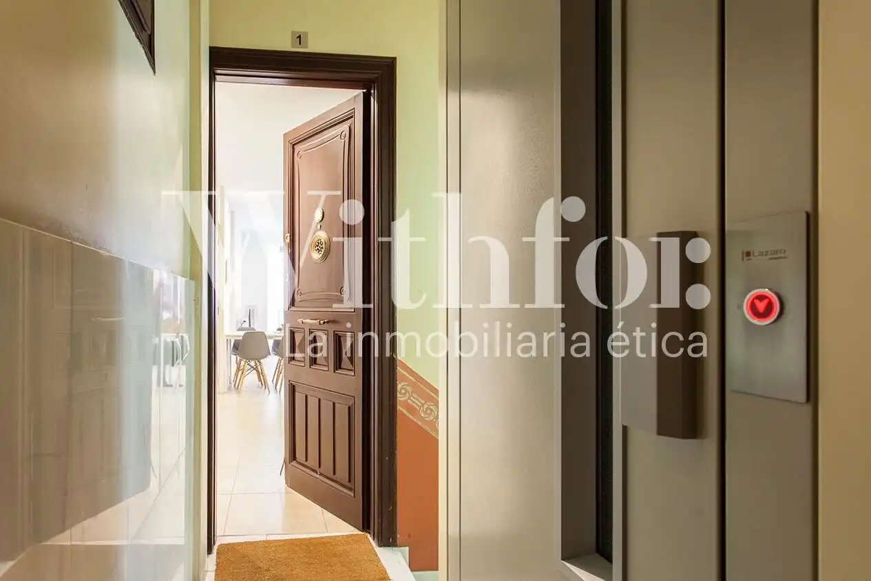 Flat for sale in Barcelona  with Air Conditioner, Heating and Parquet flooring