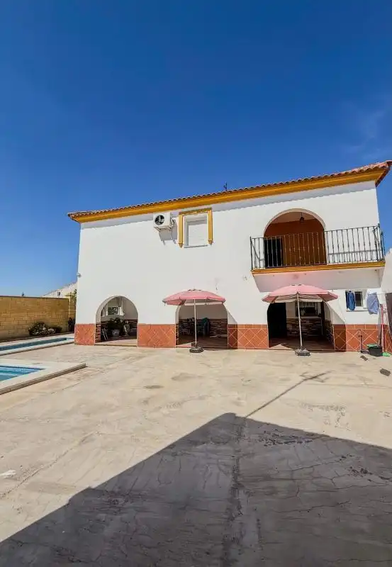 Casa amb terrassa en venda a Las Cabezas de San Juan, imagen 2